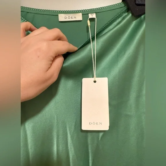 Doen Elowena Silk Skirt, S, Peridot - Picture 10 of 13